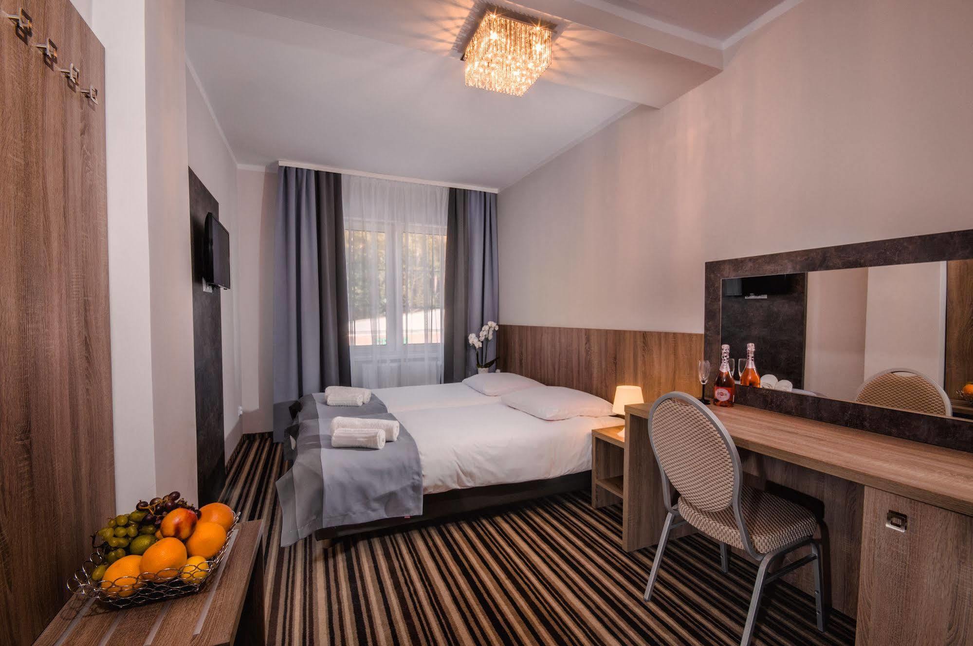 Hotel New Corner Niechorze Esterno foto
