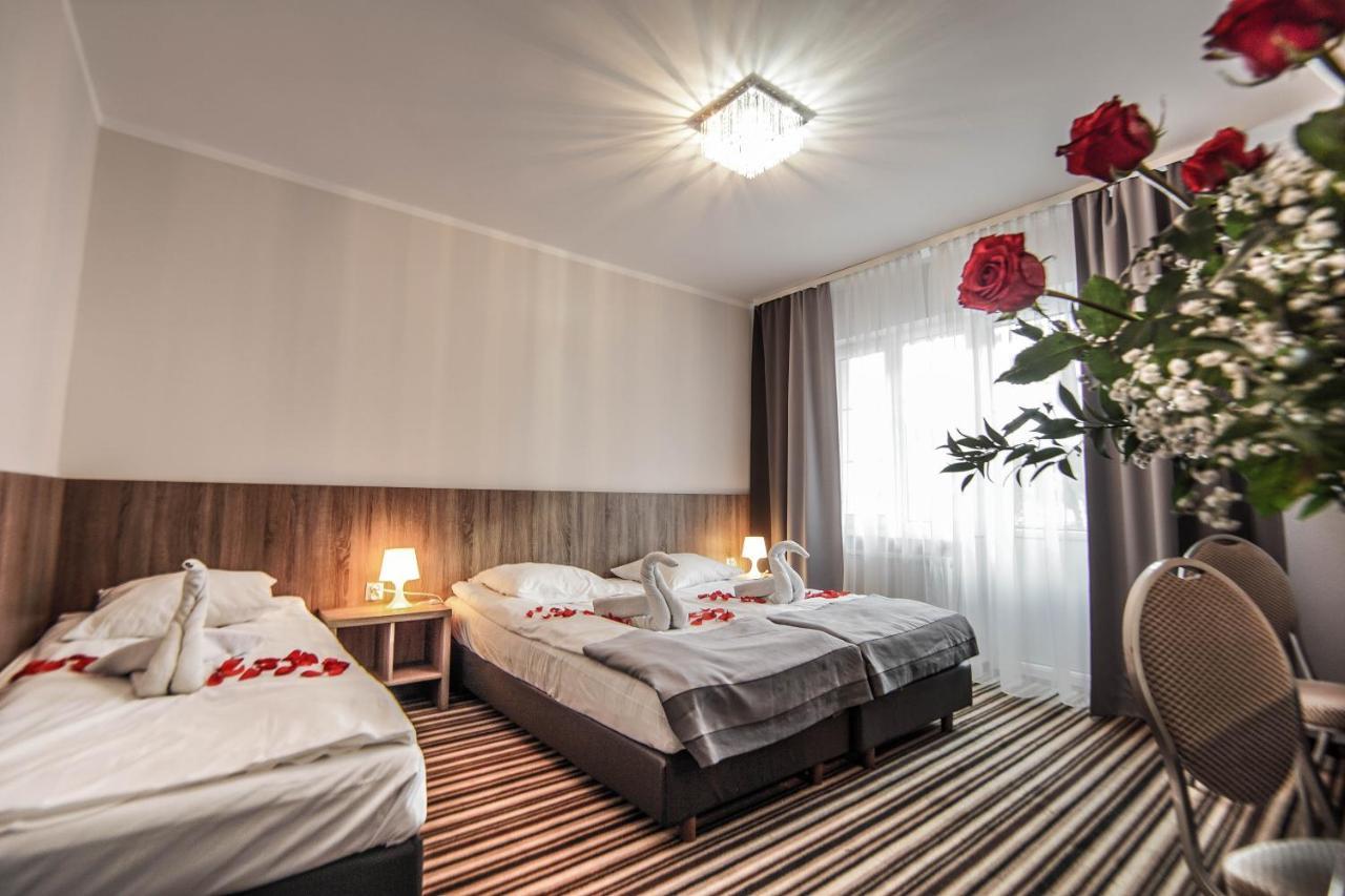 Hotel New Corner Niechorze Esterno foto