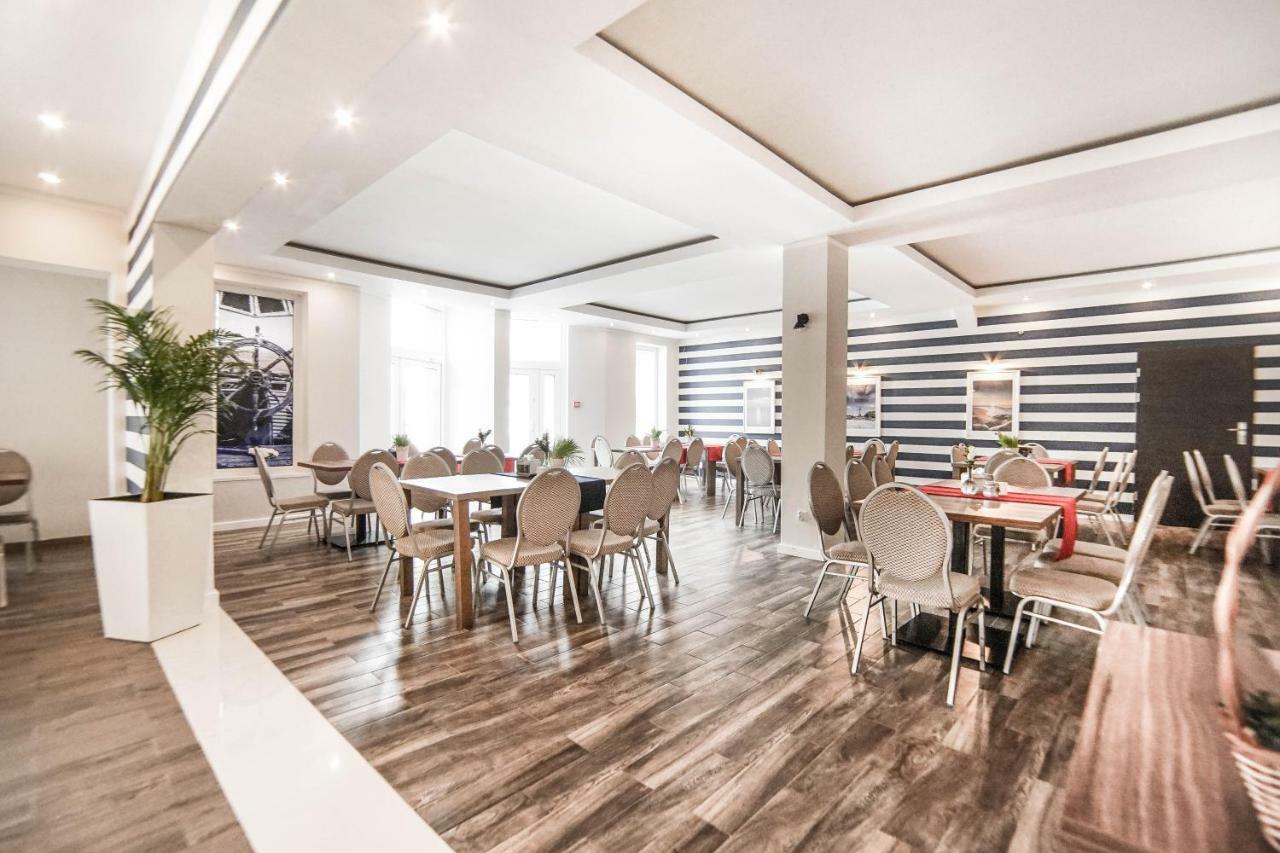 Hotel New Corner Niechorze Esterno foto