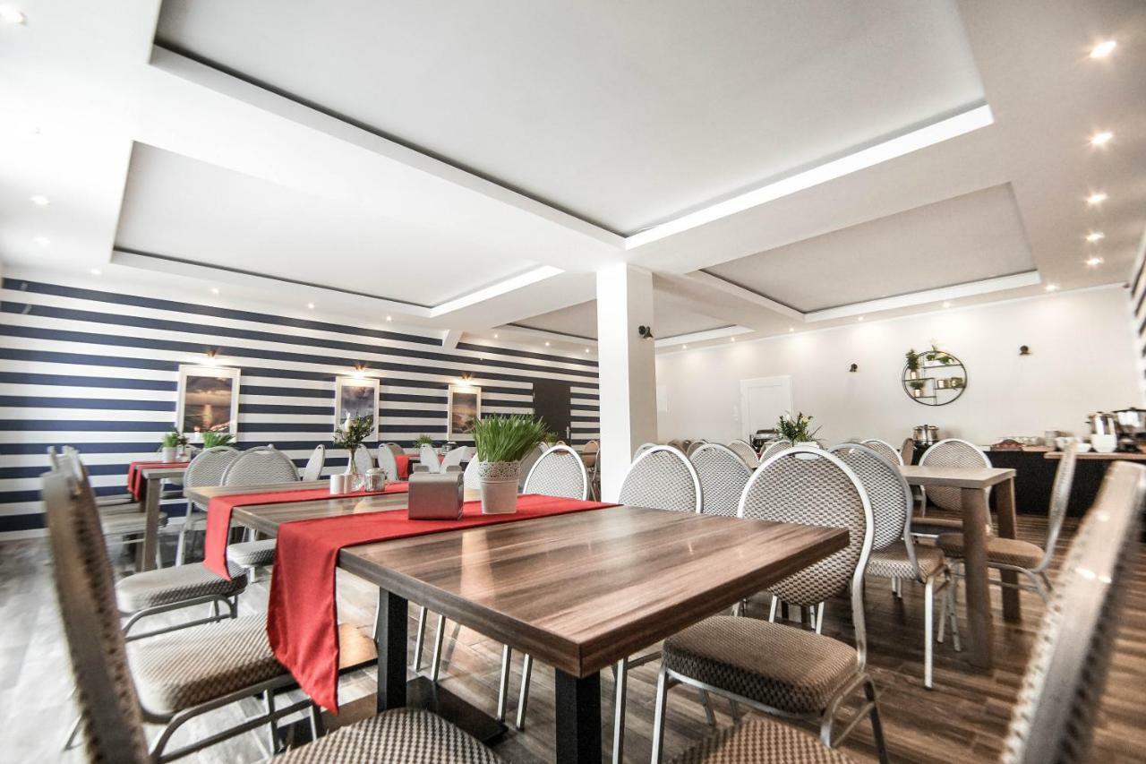 Hotel New Corner Niechorze Esterno foto